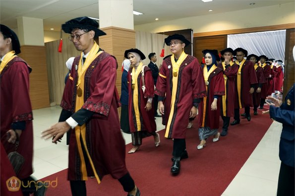 LIPUTAN WISUDA UNPAD GEL II TA 2023-2024 SESI 1 (39)