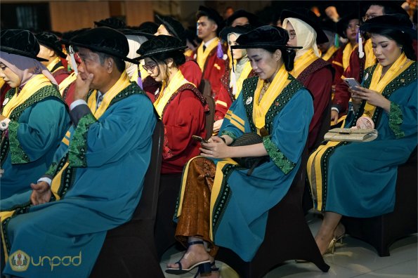 LIPUTAN WISUDA UNPAD GEL II TA 2023-2024 SESI 1 (53)