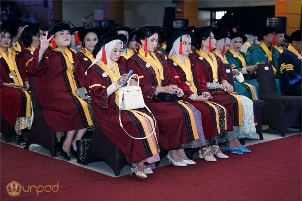 LIPUTAN WISUDA UNPAD GEL II TA 2023-2024 SESI 1 (61)