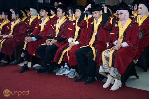 LIPUTAN WISUDA UNPAD GEL II TA 2023-2024 SESI 1 (66)