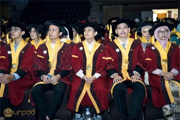 LIPUTAN WISUDA UNPAD GEL II TA 2023-2024 SESI 1 (68)