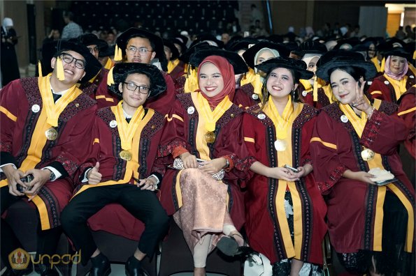 LIPUTAN WISUDA UNPAD GEL II TA 2023-2024 SESI 1 (71)