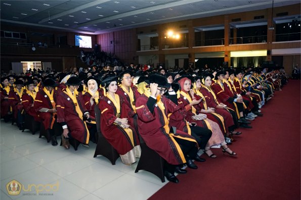 LIPUTAN WISUDA UNPAD GEL II TA 2023-2024 SESI 1 (72)