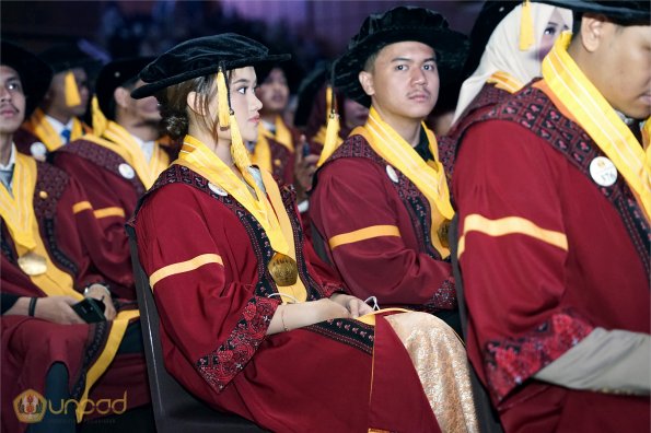 LIPUTAN WISUDA UNPAD GEL II TA 2023-2024 SESI 1 (77)