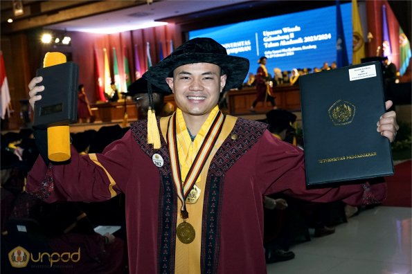 LIPUTAN WISUDA UNPAD GEL II TA 2023-2024 SESI 1 (86)