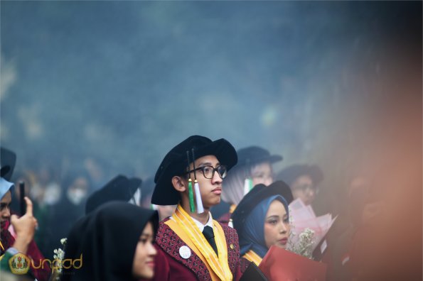 LIPUTAN WISUDA UNPAD GEL II TA 2023-2024  (143)