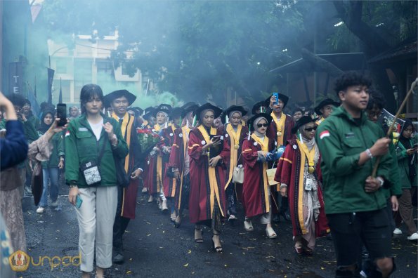 LIPUTAN WISUDA UNPAD GEL II TA 2023-2024  (161)