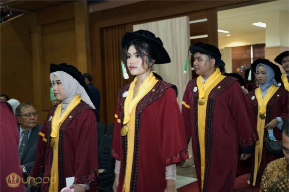 LIPUTAN WISUDA UNPAD GEL II TA 2023-2024  (20)