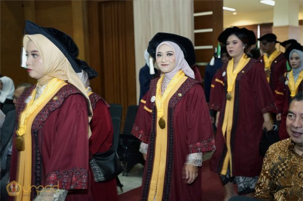 LIPUTAN WISUDA UNPAD GEL II TA 2023-2024  (21)