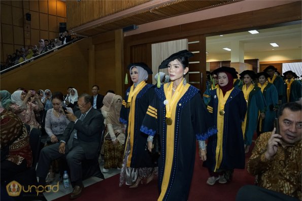 LIPUTAN WISUDA UNPAD GEL II TA 2023-2024  (26)