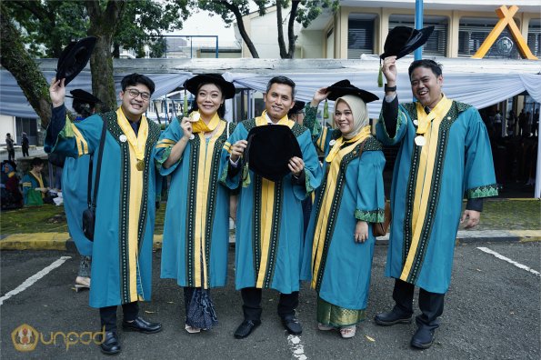 LIPUTAN WISUDA UNPAD GEL II TA 2023-2024  (3)