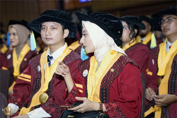 LIPUTAN WISUDA UNPAD GEL II TA 2023-2024  (32)