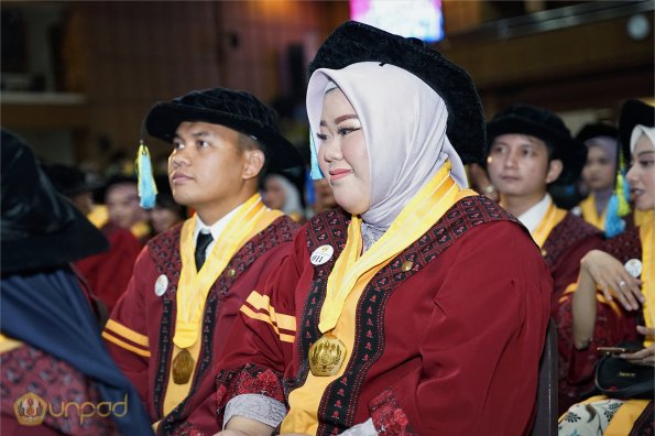 LIPUTAN WISUDA UNPAD GEL II TA 2023-2024  (33)