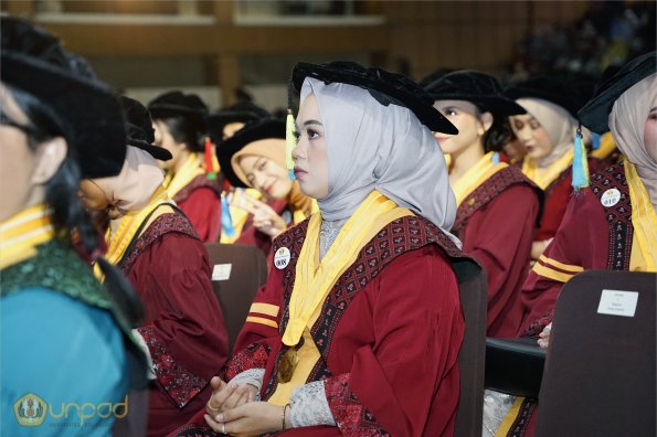 LIPUTAN WISUDA UNPAD GEL II TA 2023-2024  (35)