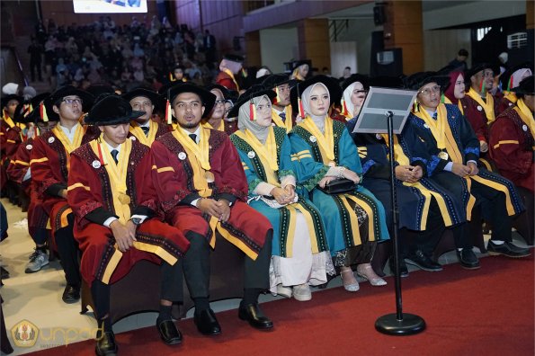 LIPUTAN WISUDA UNPAD GEL II TA 2023-2024  (43)