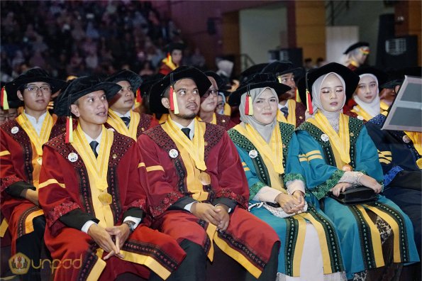 LIPUTAN WISUDA UNPAD GEL II TA 2023-2024  (44)