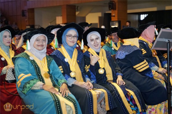 LIPUTAN WISUDA UNPAD GEL II TA 2023-2024  (47)