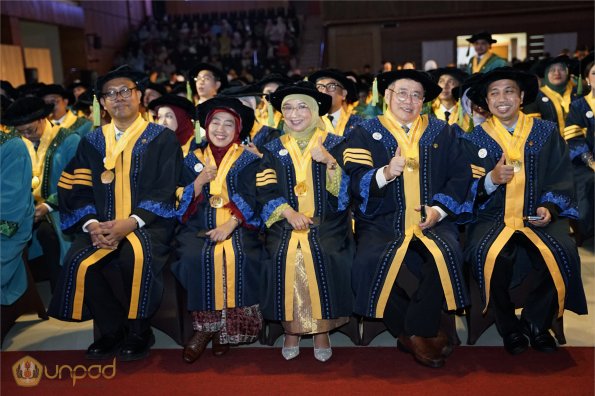 LIPUTAN WISUDA UNPAD GEL II TA 2023-2024  (49)