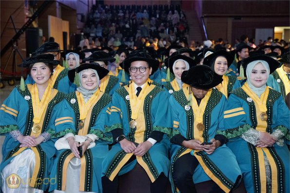 LIPUTAN WISUDA UNPAD GEL II TA 2023-2024  (51)