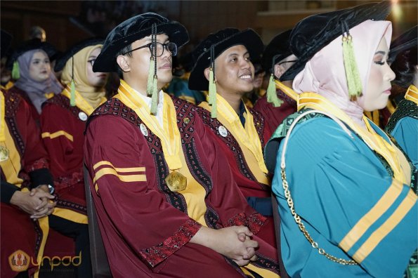 LIPUTAN WISUDA UNPAD GEL II TA 2023-2024  (56)