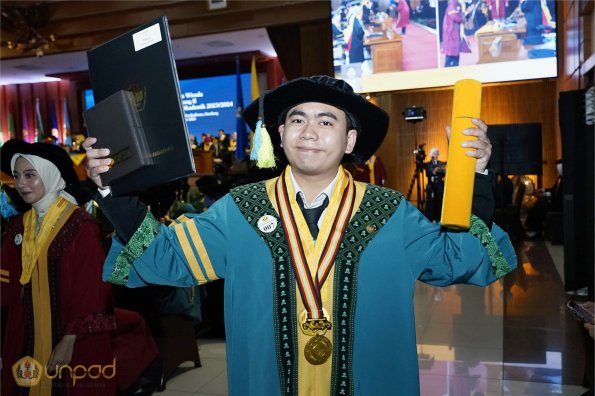 LIPUTAN WISUDA UNPAD GEL II TA 2023-2024  (67)