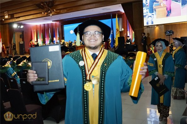 LIPUTAN WISUDA UNPAD GEL II TA 2023-2024  (71)