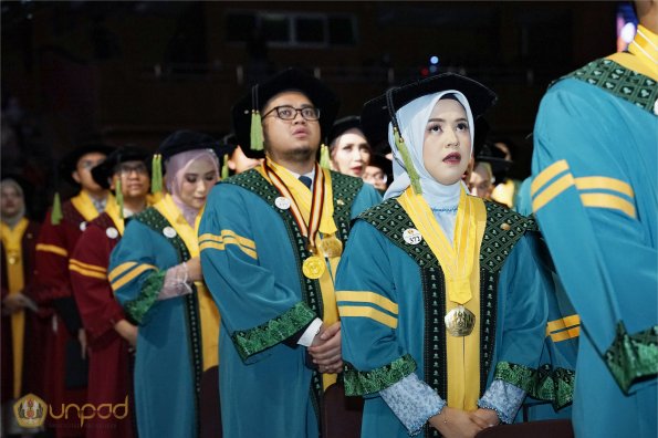 LIPUTAN WISUDA UNPAD GEL II TA 2023-2024  (75)