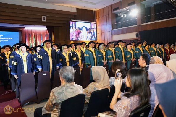 LIPUTAN WISUDA UNPAD GEL II TA 2023-2024  (77)