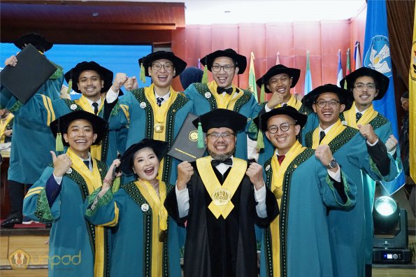 LIPUTAN WISUDA UNPAD GEL II TA 2023-2024  (84)