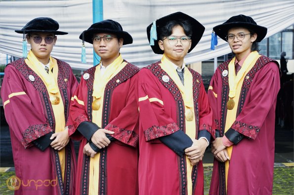 LIPUTAN WISUDA UNPAD GEL II TA 2023-2024 SESI III (14)