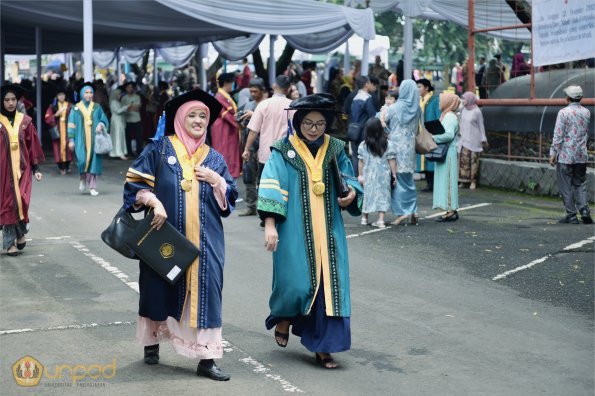 LIPUTAN WISUDA UNPAD GEL II TA 2023-2024 SESI III (148)