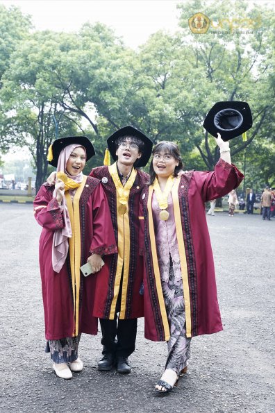 LIPUTAN WISUDA UNPAD GEL II TA 2023-2024 SESI III (15)