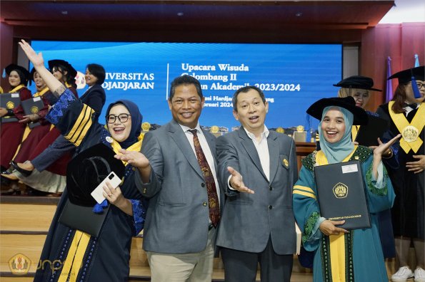 LIPUTAN WISUDA UNPAD GEL II TA 2023-2024 SESI III (163)