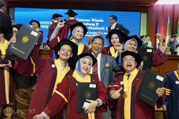 LIPUTAN WISUDA UNPAD GEL II TA 2023-2024 SESI III (165)