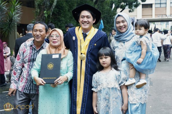 LIPUTAN WISUDA UNPAD GEL II TA 2023-2024 SESI III (169)