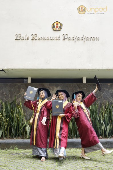 LIPUTAN WISUDA UNPAD GEL II TA 2023-2024 SESI III (172)