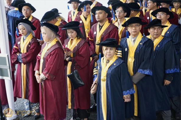 LIPUTAN WISUDA UNPAD GEL II TA 2023-2024 SESI III (19)