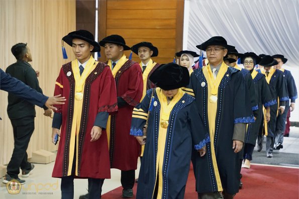 LIPUTAN WISUDA UNPAD GEL II TA 2023-2024 SESI III (28)