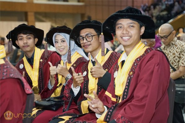 LIPUTAN WISUDA UNPAD GEL II TA 2023-2024 SESI III (36)