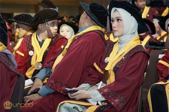 LIPUTAN WISUDA UNPAD GEL II TA 2023-2024 SESI III (42)