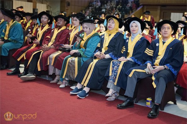 LIPUTAN WISUDA UNPAD GEL II TA 2023-2024 SESI III (45)