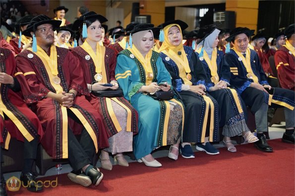 LIPUTAN WISUDA UNPAD GEL II TA 2023-2024 SESI III (49)