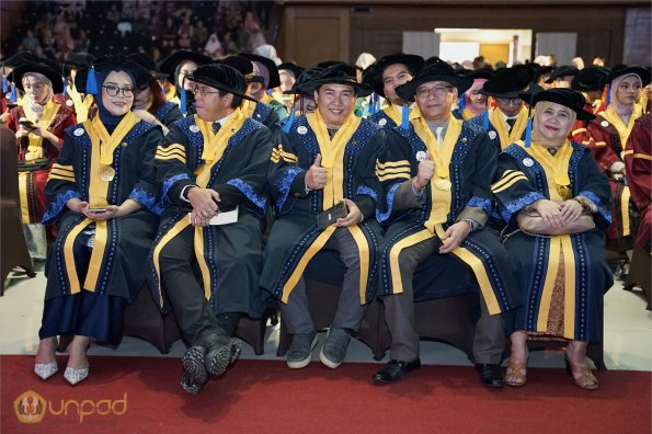 LIPUTAN WISUDA UNPAD GEL II TA 2023-2024 SESI III (54)