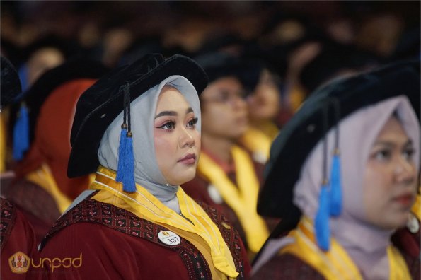 LIPUTAN WISUDA UNPAD GEL II TA 2023-2024 SESI III (72)