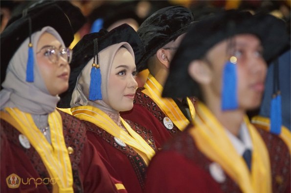 LIPUTAN WISUDA UNPAD GEL II TA 2023-2024 SESI III (76)