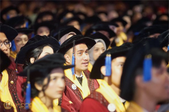 LIPUTAN WISUDA UNPAD GEL II TA 2023-2024 SESI III (79)