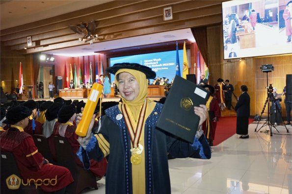 LIPUTAN WISUDA UNPAD GEL II TA 2023-2024 SESI III (80)