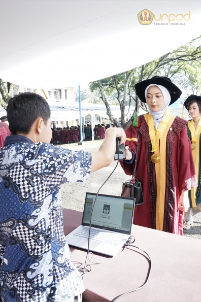 LIPUTAN WISUDA UNPAD GEL III TA 2023-2024 SESI 1 (10)