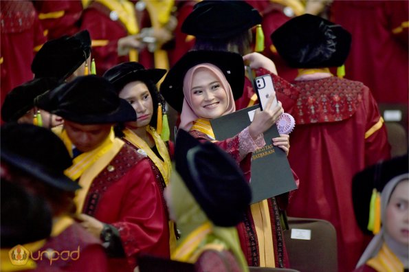 LIPUTAN WISUDA UNPAD GEL III TA 2023-2024 SESI 1 (104)