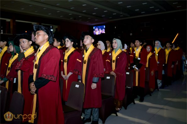 LIPUTAN WISUDA UNPAD GEL III TA 2023-2024 SESI 1 (107)